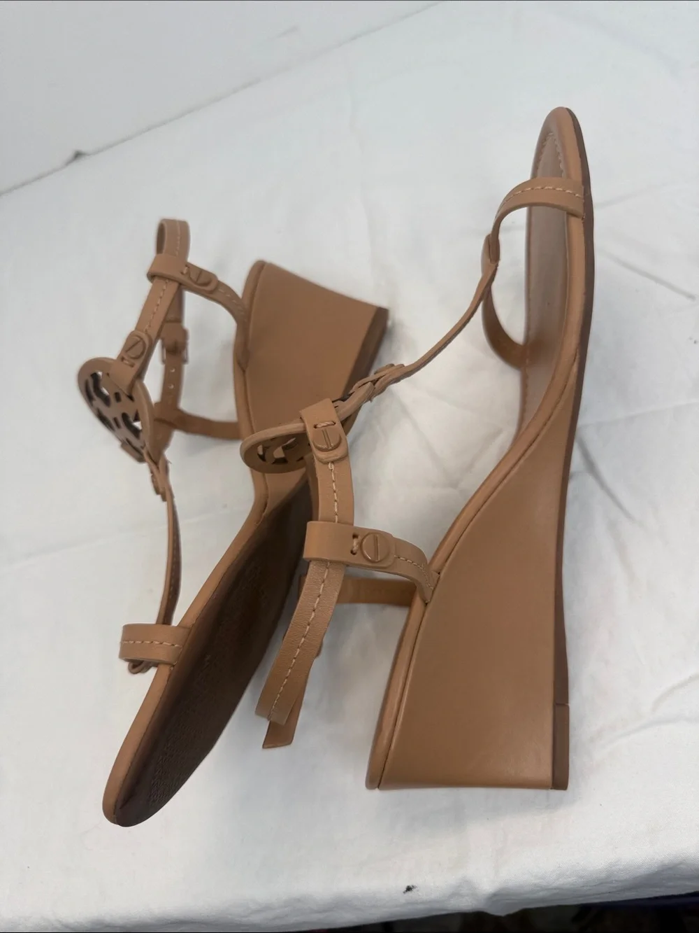 Women’s Tan Leather T-Strap Sandals